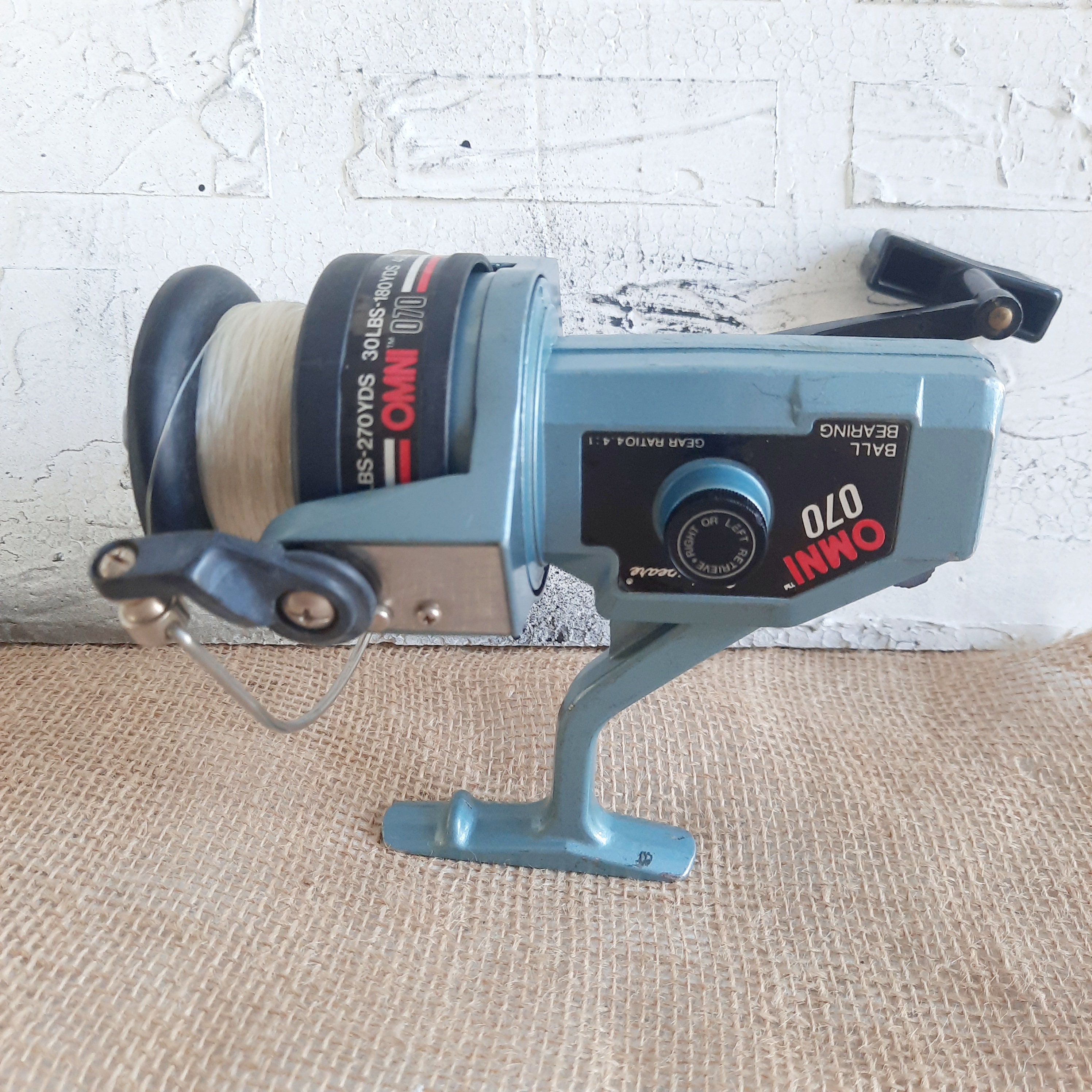 Shakespeare Spinning Reel for Fishing - OMNIYA 070 4.4:1. Old