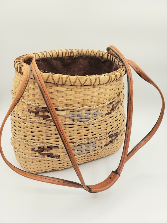 Vintage Woven Rattan Wicker Straw Basket Purse Bu… - image 1