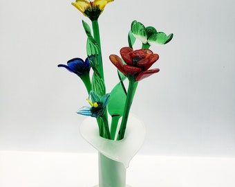 Jack In The Pulpit Mini Glass Vase w 5 Hand Blown Glass Flowers & 2 Greenery. Sweet decorative glass flowers and frosted vase. Vase stands