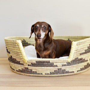 Pet Bed, Handmade Africa Dog/Pet Basket, Handwoven Pet Lounger, Natural Palm Fiber, 25x20"