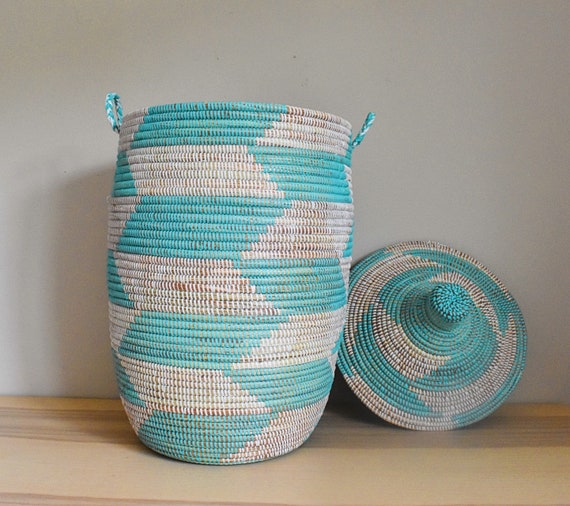 アフリカ特大編みかご（蓋付き）、セネガルランドリーバスケット 