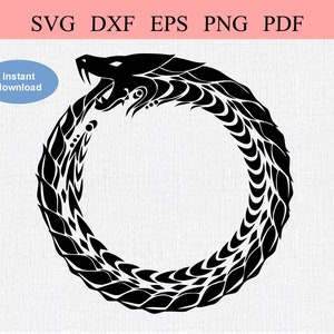 Puede incluir: Ilustración vectorial en blanco y negro de una serpiente mordiéndose la cola, formando un círculo. La serpiente está estilizada con detalles intrincados y una expresión feroz.