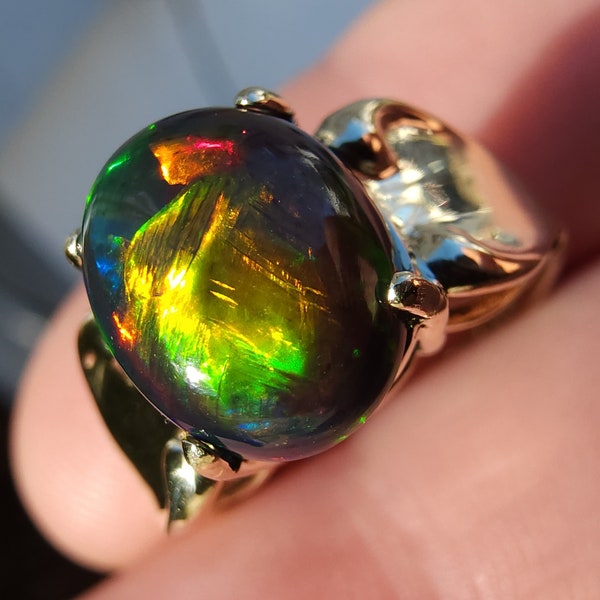 10k & 2.23ct Ethiopian Opal - Ring - Size 7 - VIDEO