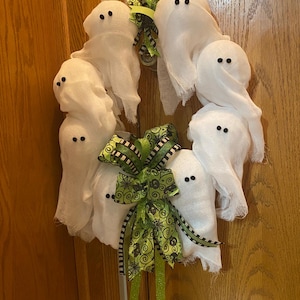 Handmade Halloween Wreath: Spooky Black & Orange Fall Decor