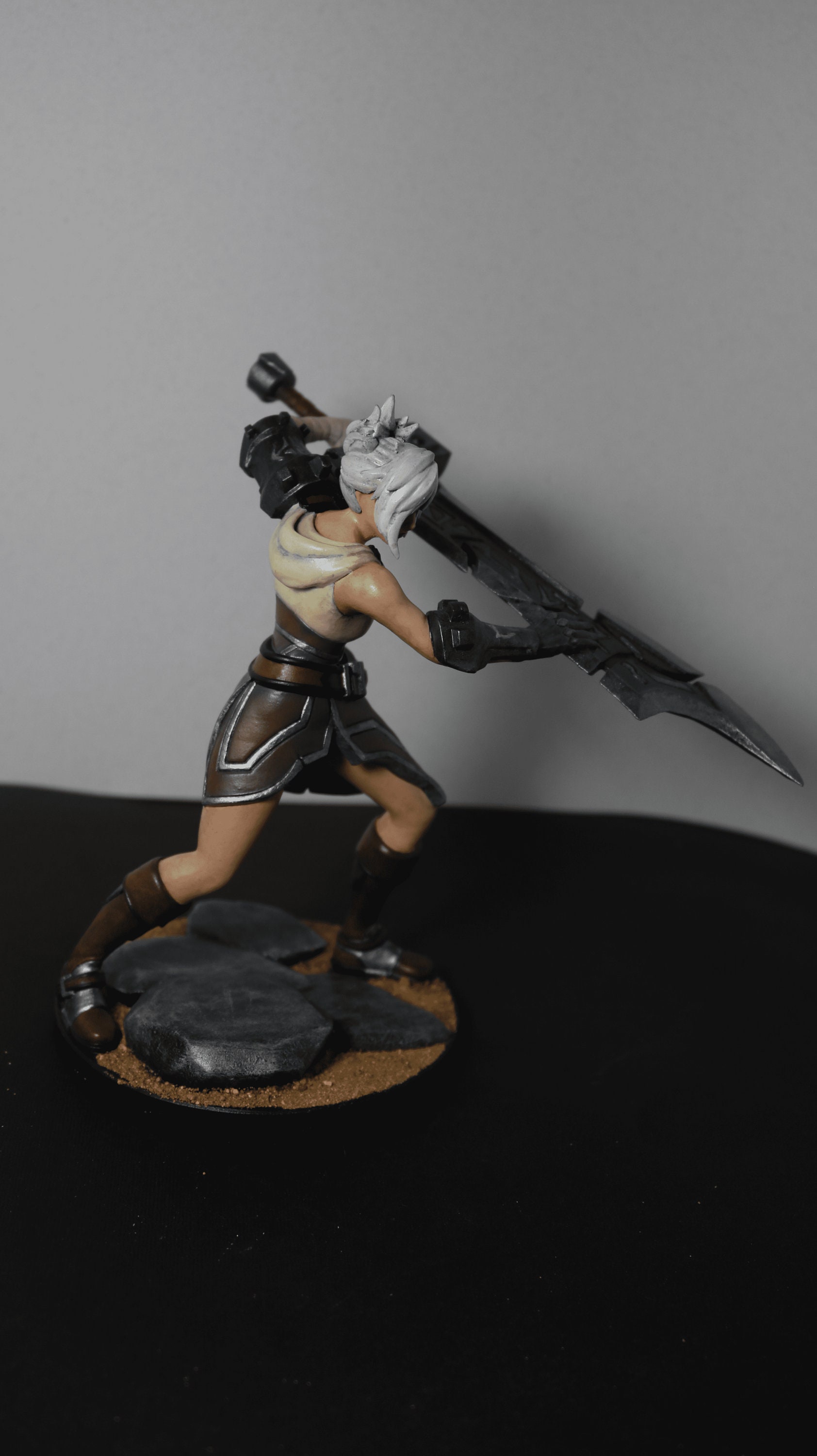 league of legends 秩序の光 リヴェン フィギュア s-l400.jpg