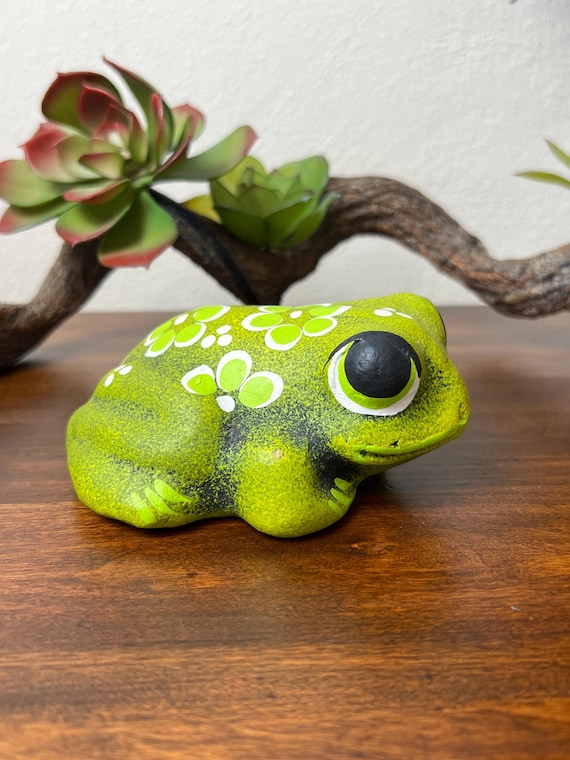 Vintage 70s Mexican Ceramic Frog Figurine: Folk Art Decor