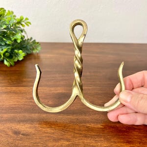 Crochet double en laiton vintage : suspension décorative torsadée pour plante, support de cuisine