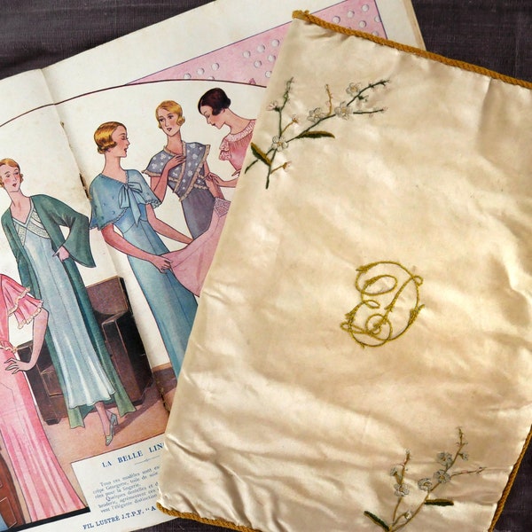 An Antique Victorian Cream Silk Satin Lingerie Case or Handkerchief Sachet with Hand Embroidered Flowers & Monogram 'D'