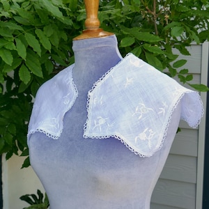 An Antique Embroidered Cotton  Collar with Lace Edging