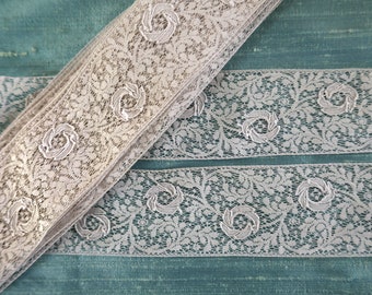 A 88 1/2" (225 cm) Length of Unused Antique Machine Made Lace Trimming - 1 3/8" (3.5 cm)  Deep