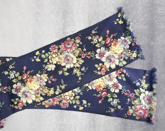 An Amazing 107 1/2" (274 cm) Long Antique Victorian Floral Silk Sash Ribbon - 7 34" (19.5 cm)  Deep