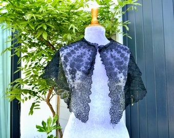 An Antique Victorian Black Machine MadeChantilly Lace Shawl Collar or Capelet