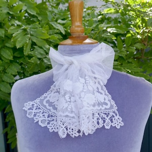 An Antique Tulle Lace Tie or Small Scarf with Muslin Appliqué & Honiton Lace Borders - Jabot