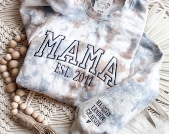 Sweatshirt personnalisé MAMA | Sweat-shirt maman avec prénoms d'enfants | Cadeaux pour maman | Cadeaux Fête des Mères | Sweat-shirt brodé tie-dye Mama