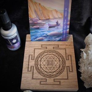 Sri Yantra Oracle / Tarot single card holder Tasmanian Oak