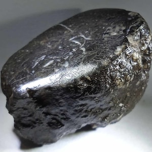 Magnificent and unique unclassified achondrite meteorite / 17.34 g