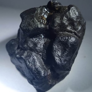 Magnificent unclassified achondrite meteorite / 15.05 g