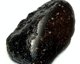 Magnificent and unique unclassified achondrite meteorite of 6.72 g