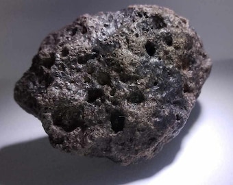 素晴らしい月の隕石、衝撃の大きい衝突で溶けた角礫岩 / 6.60 g - Etsy