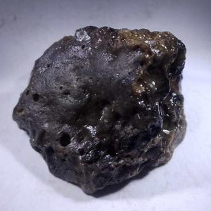 素晴らしい月の隕石、衝撃の大きい衝突で溶けた角礫岩 / 6.60 g - Etsy