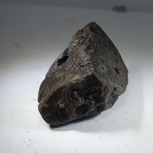 Meteorite achondrite Lunar vesicular basalt ilmenite 8.04 g