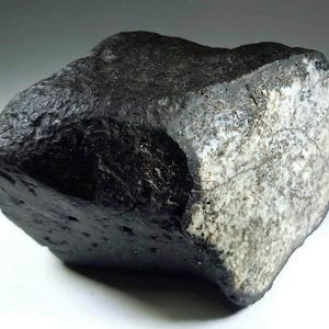 Superb and unique unclassified achondrite meteorite / 11.78 g