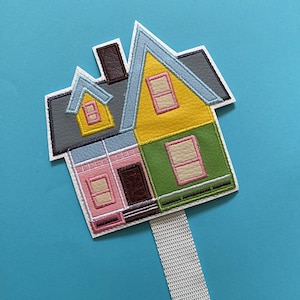 Up House inspired Ear/Bow holder, display your ears while keeping them neat and tidy. Disney themed