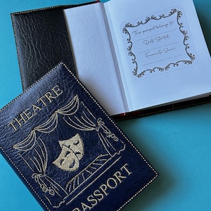 Theaterpaspoort - geborduurde kunstleren notitieboekomslag, gewoon notitieboek voor scrapbooking en dagboek, herinneringen opnemen, theaterkaartjes bewaren