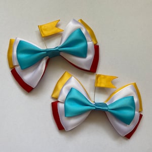 Tweedle Dum or Tweedle Dee inspired hair bow for dress up and cosplay - Disney Alice in Wonderland