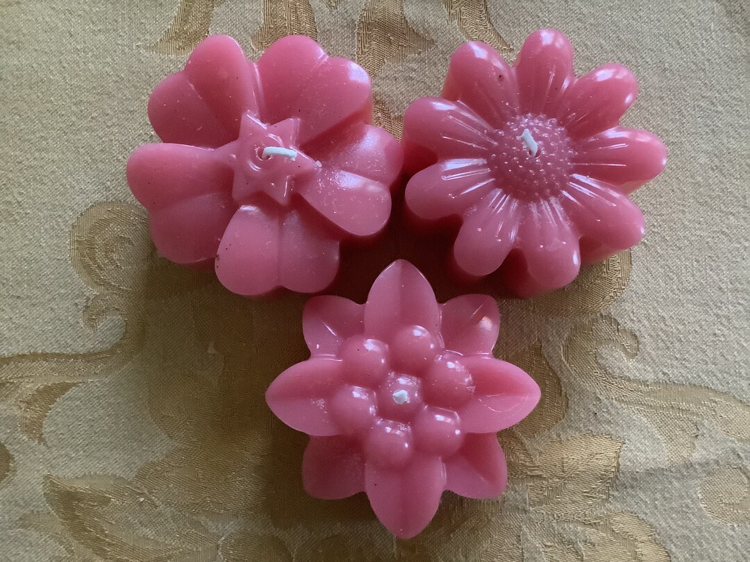 Set of 3 Flower Shaped Candles From Recycled Wax Etsy