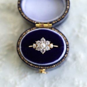 14k Solid Gold Pearl Engagement Daisy Ring, Vintage Pearl Solitaire Ring, Art Deco Floral Ring, White Pearl Cocktail Ring, Nature Ring