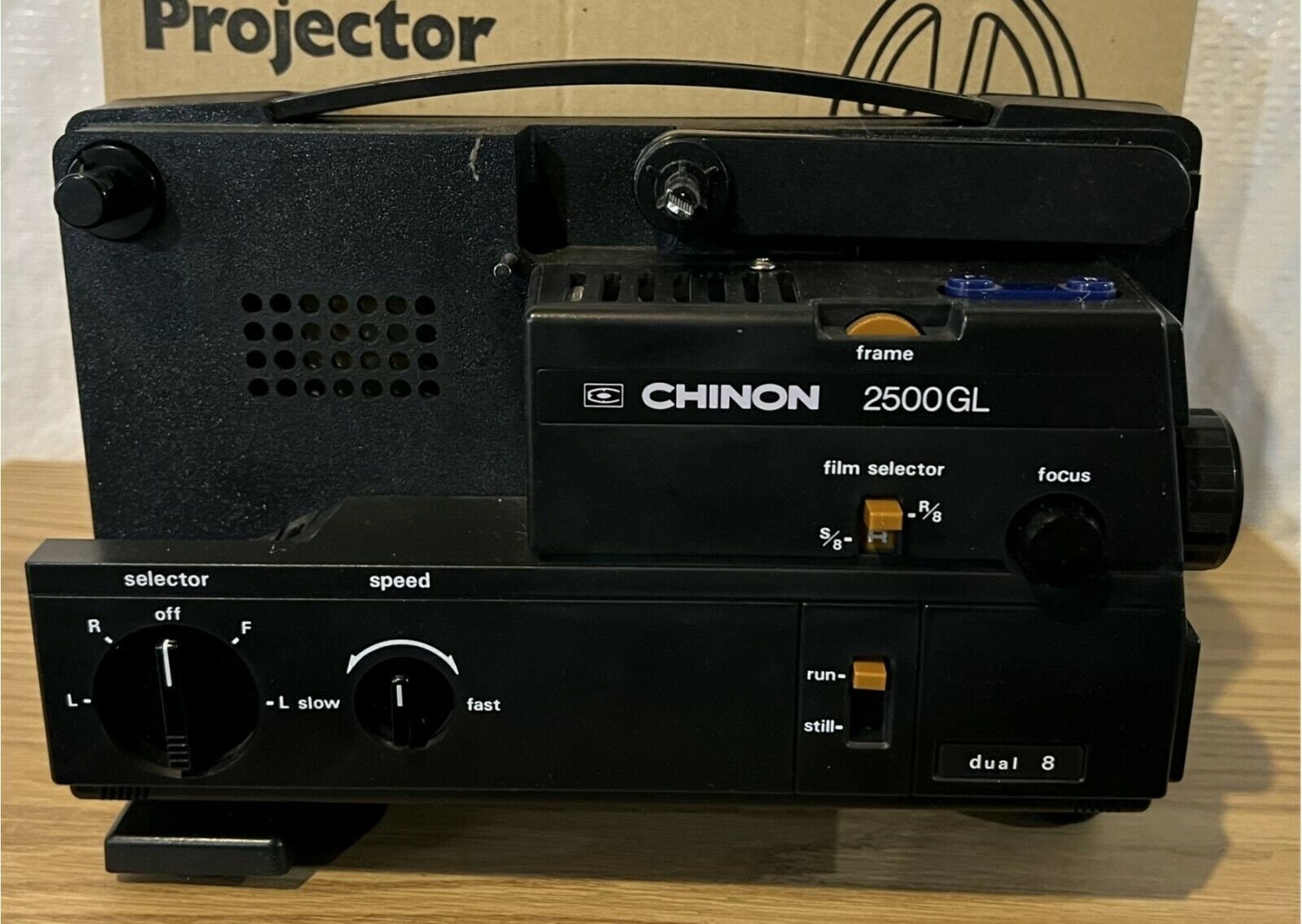 Vintage Chinon 2500 GL 8mm Motion Picture Projector With Original Box 
