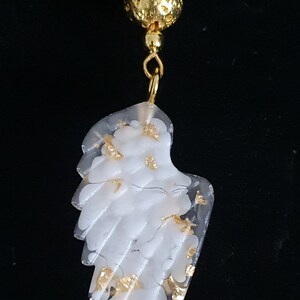 Handmade angel wing necklace | Resin jewelry | Guardian angel pendant | Gift comfort memory spiritual | Gift for mom | Gift for aunt