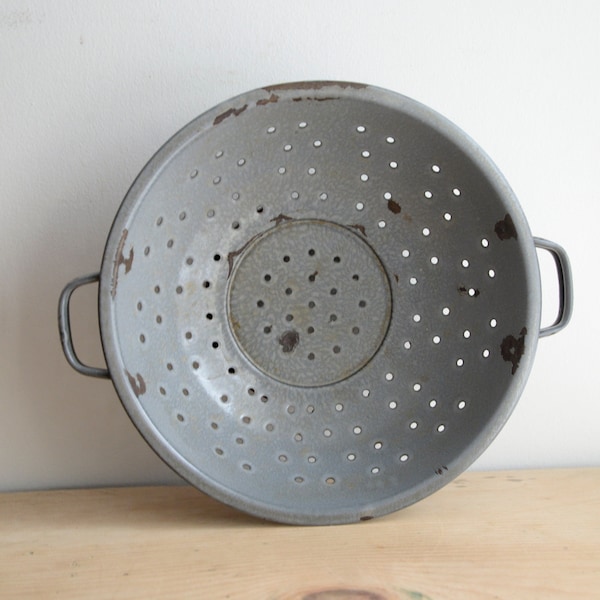 Vintage Swirled Grey Enamel Colander/ Strainer | Rustic Farmhouse Kitchen Decor