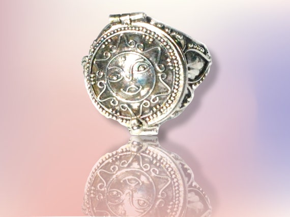 925 Sterling Silver Balinese Ring with Hidden Compartment and Round Sun Face Design