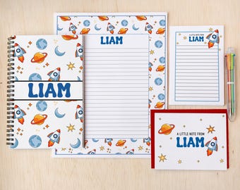 Ensemble de papeterie personnalisée pour garçons, ensemble de lettres pour enfants, papier pour garçons, carnet de notes fusée spatiale, blocs-notes, ensemble de cartes pour notes, avec enveloppes