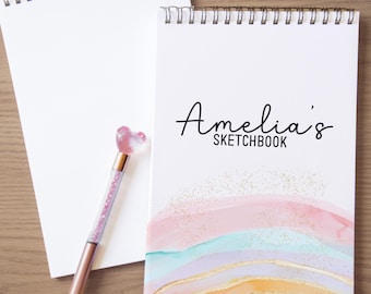 Carnet de croquis personnalisé pour filles, cahier d'art à dessin personnalisé pour enfants et ados avec nom, cadeaux de Noël pour préadolescents, cadeau de Noël, carnet d'art arc-en-ciel