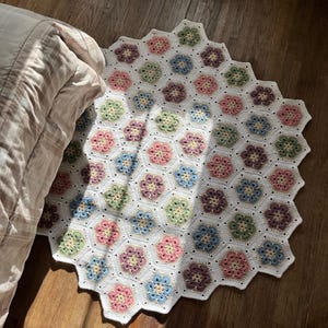 Lazy Daisy Rug - Crochet PDF Floral Mat Pattern