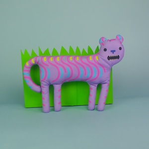 VioletSquiggle Tiny Tiger - peluche Gato - Algodón y relleno reciclado