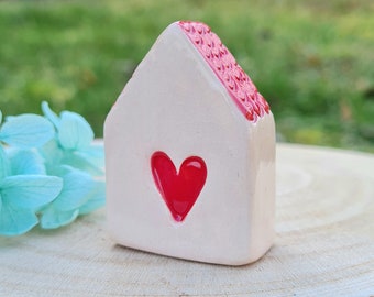 Ceramic mini house with heart and bird, ceramic mini house, ceramic house, minihouses, tiny clay art, wedding table decor