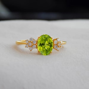 Vintage Peridot Ring 14k Yellow Gold Ring Oval Cut Natural Peridot Ring Mother&#39;s Day Gift Stackable Ring August Birthstone Gift For Her
