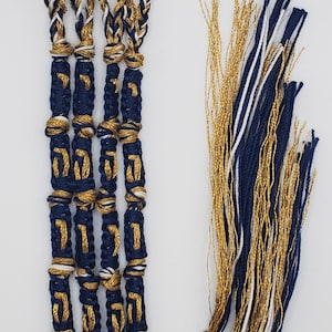 YHVH, dourado, tzitzit azul-marinho/branco, borlas, conjunto de 4, Nome, Yah, NÃO inclui o conjunto de 4 ganchos.