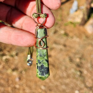 Vändbart Jade Point-hänge