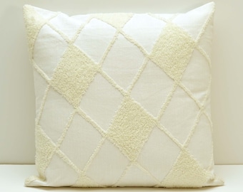 Housse de coussin bohème, coussin de canapé, broderie punch Needle, coussin, style Beni Ourain, style berbère, cadeau bohème, HOUSSE DE COUSSIN AVEC RHAMONS blanc crème