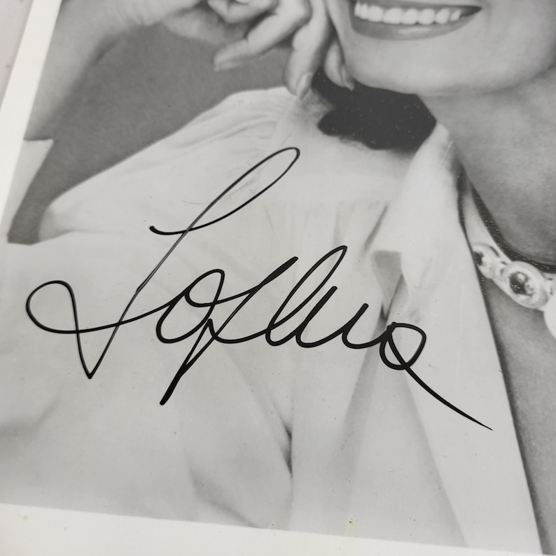 Sophia R Signature Sophia Loren Signed Autographed 8x10 Photograph Authentic Signature ...