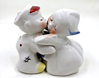 Vintage Van Tellingen Hand-Painted Hugging Dutch Boy and Girl Salt Pepper Shaker