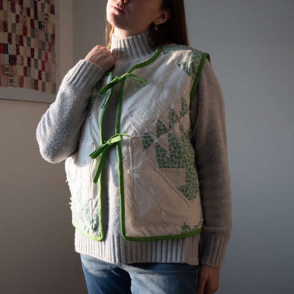 1960s Quilted Vest w/ Pockets and double tie closure - Green daisy Tree of Life Block, Repurposed Sustainable Clothing