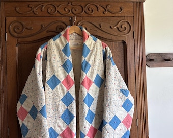 1930s Pink & Blue Feedsack Single Irish Chain Quilted Shawl Coat