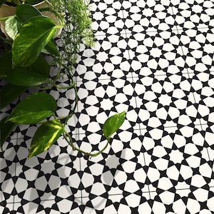 Piastrelle in vinile con motivo nero senza soluzione di continuità / Adesivi per piastrelle staccabili e adesive per pareti, bagni, cucine e pavimenti / Rimovibili / Spedizione gratuita