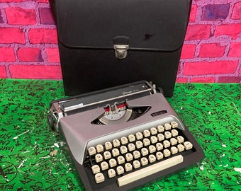 RARE FULLY FUNCTIONAL 1960s Royal El Dorado Deluxe Vintage Typewriter x Leather carrying case x new ribbon x ready to use out of box